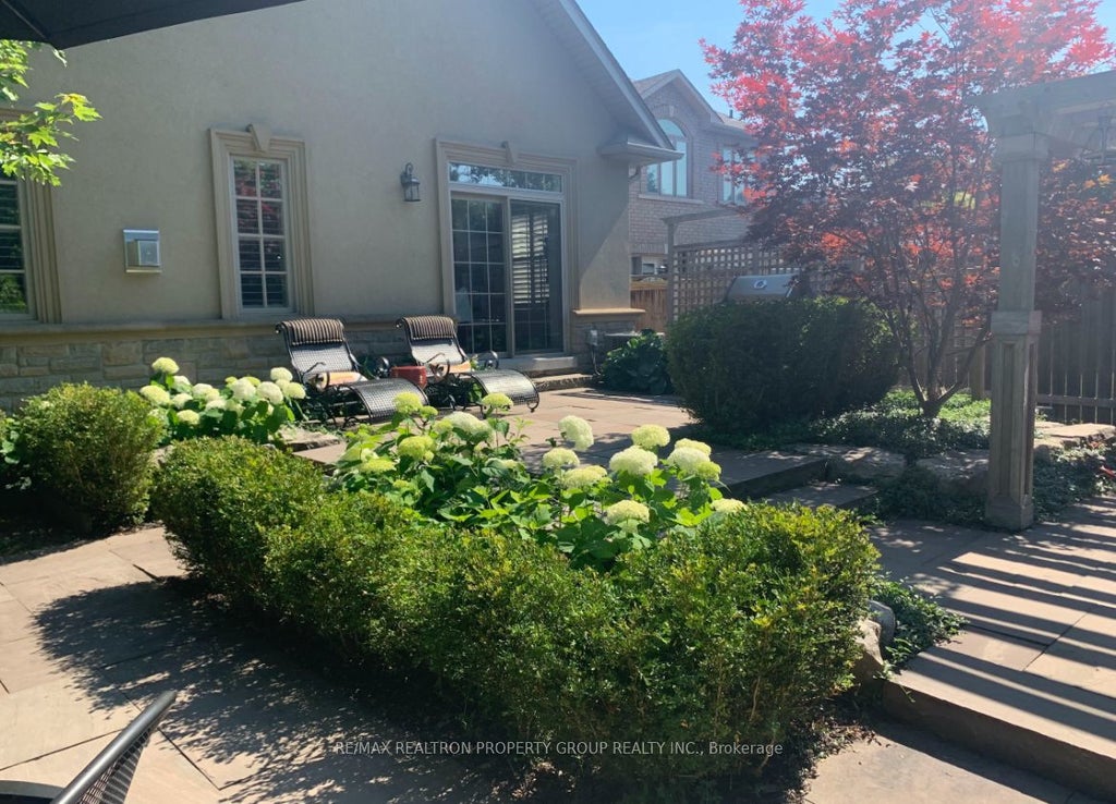 168 Twyn Rivers Drive, Pickering