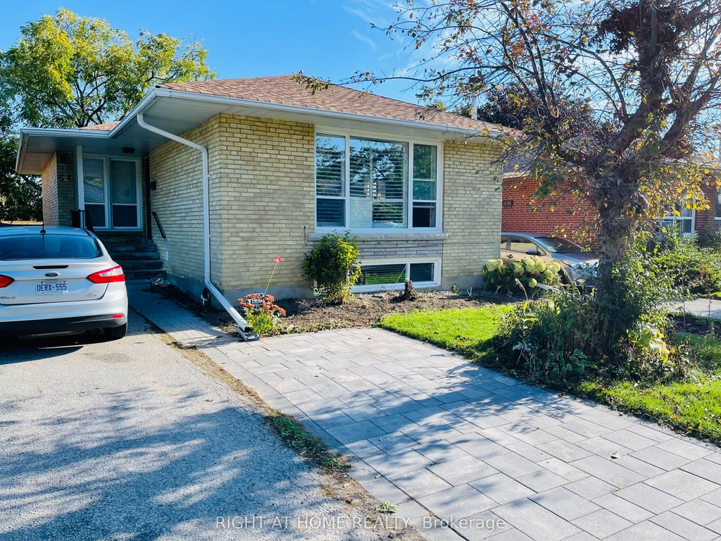 54 Medley Crescent Basement, Toronto E09