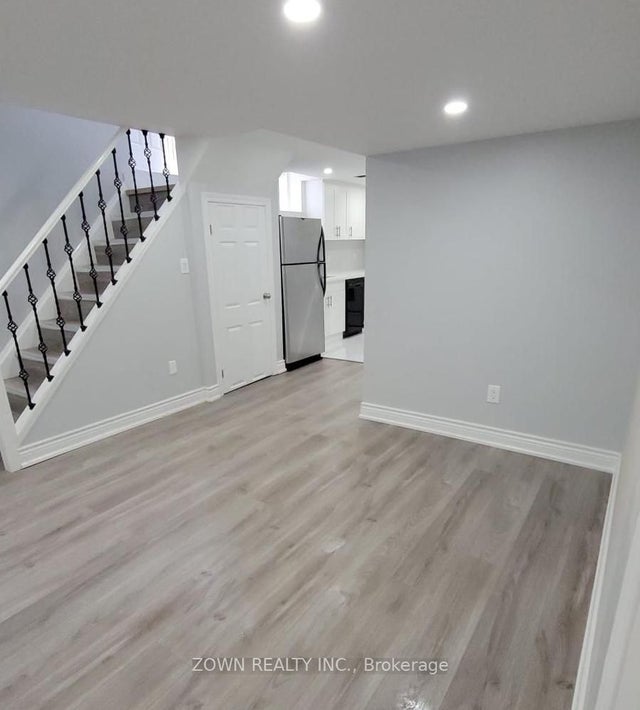 1668 Portland Court, Pickering