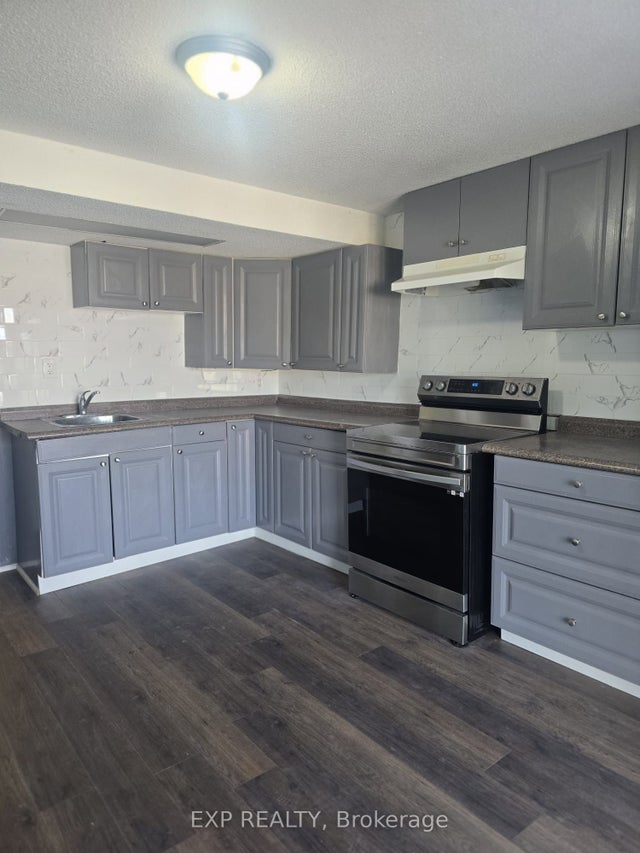2113 Theoden Court, Pickering