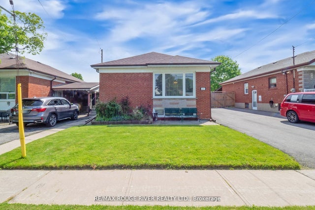 117 Shropshire Drive, Toronto E04