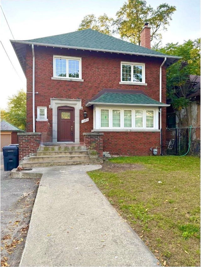 1274 Broadview Avenue, Toronto E03