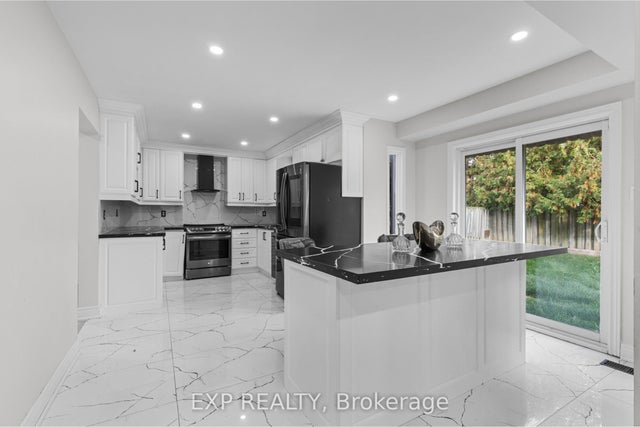 7 Macdermott Drive, Ajax