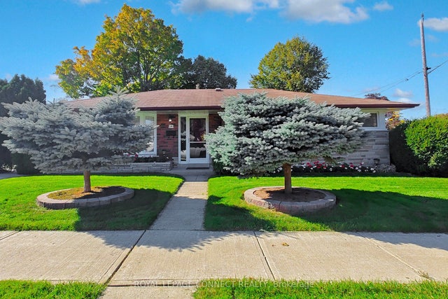 14 Dalehurst Avenue, Toronto E09