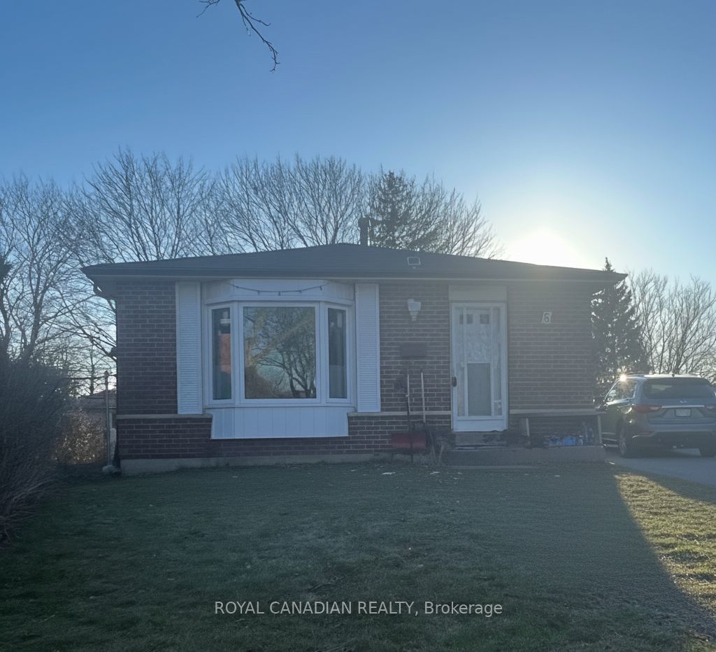 6 O'henry Grove Upper, Toronto E11