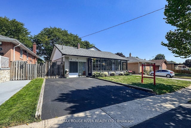 18 Darlingside Drive, Toronto E10