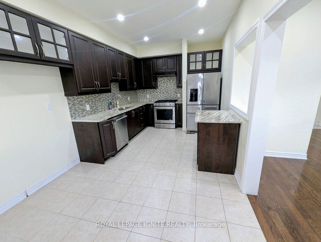 8 Wimbledon Court, Whitby