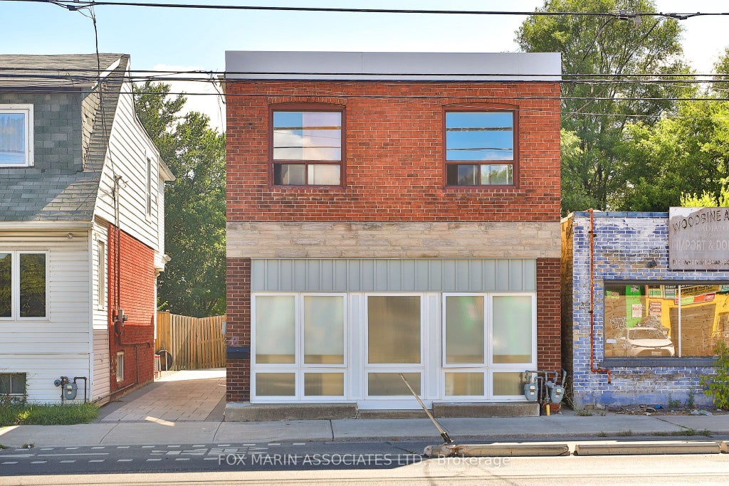 1215 Woodbine Avenue, Toronto E03