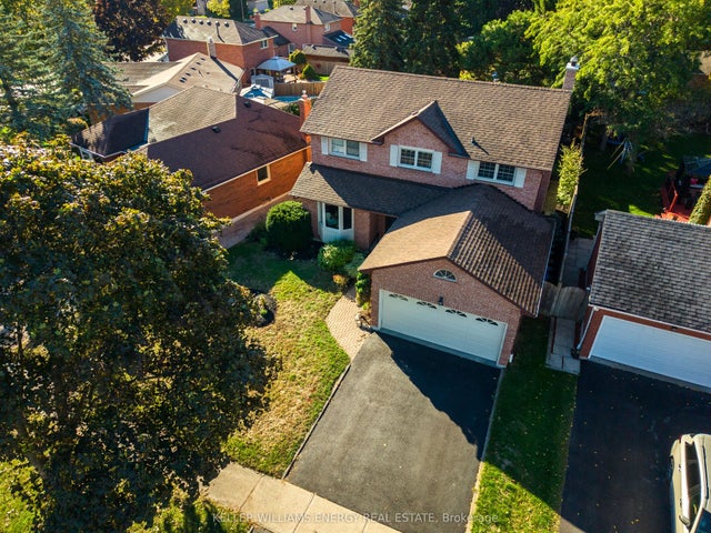 54 Canadian Oaks Drive, Whitby