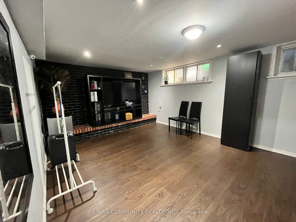 65 Blakemanor Boulevard Basement, Toronto E09
