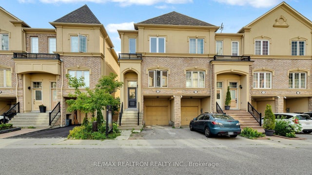 1250 St Martins Drive 8, Pickering