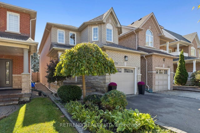 721 Swan Place, Pickering
