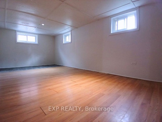 861 Cosburn Avenue Lower, Toronto E03