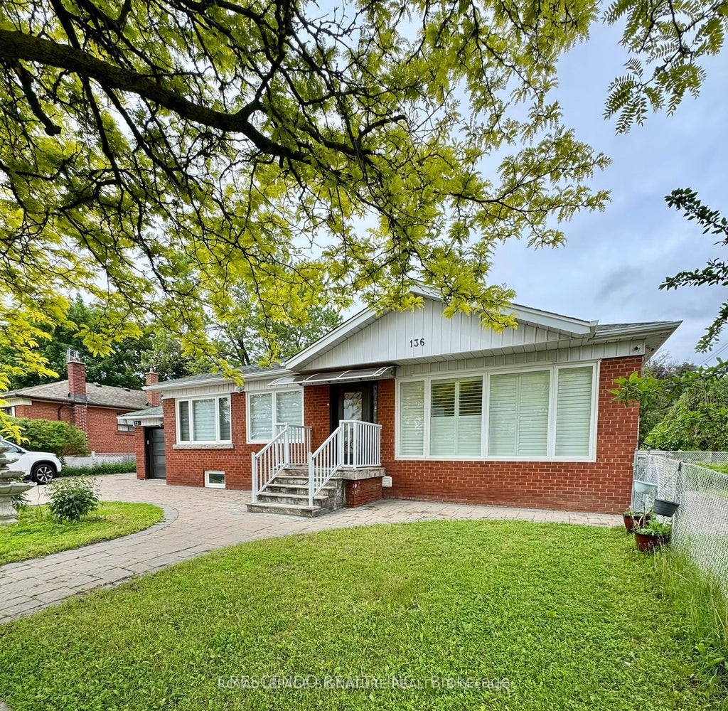 136 Wye Valley Road Main, Toronto E04