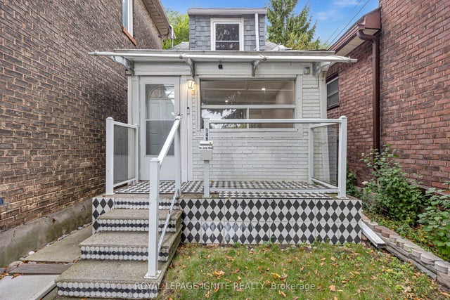 148 Barrington Avenue, Toronto E03