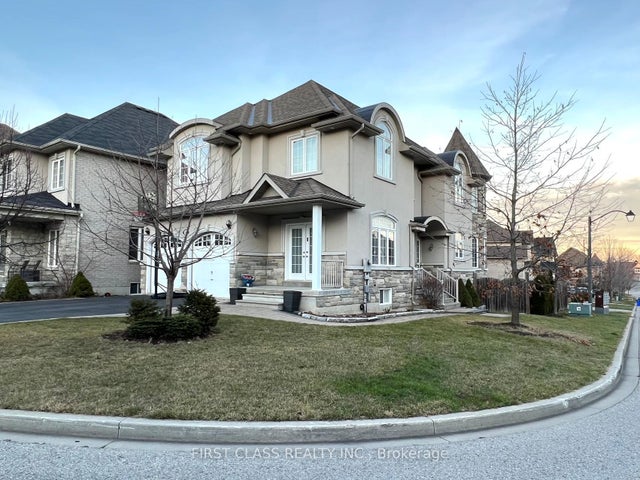 826 Wingarden Crescent, Pickering