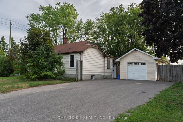 272 Taunton Road W, Oshawa