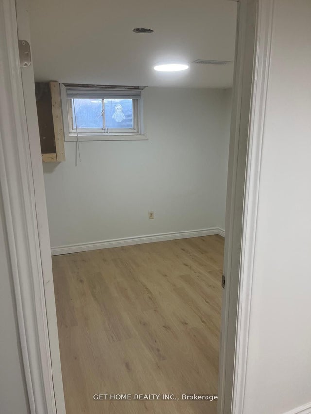 116 Southlawn Avenue #bsmt, Oshawa
