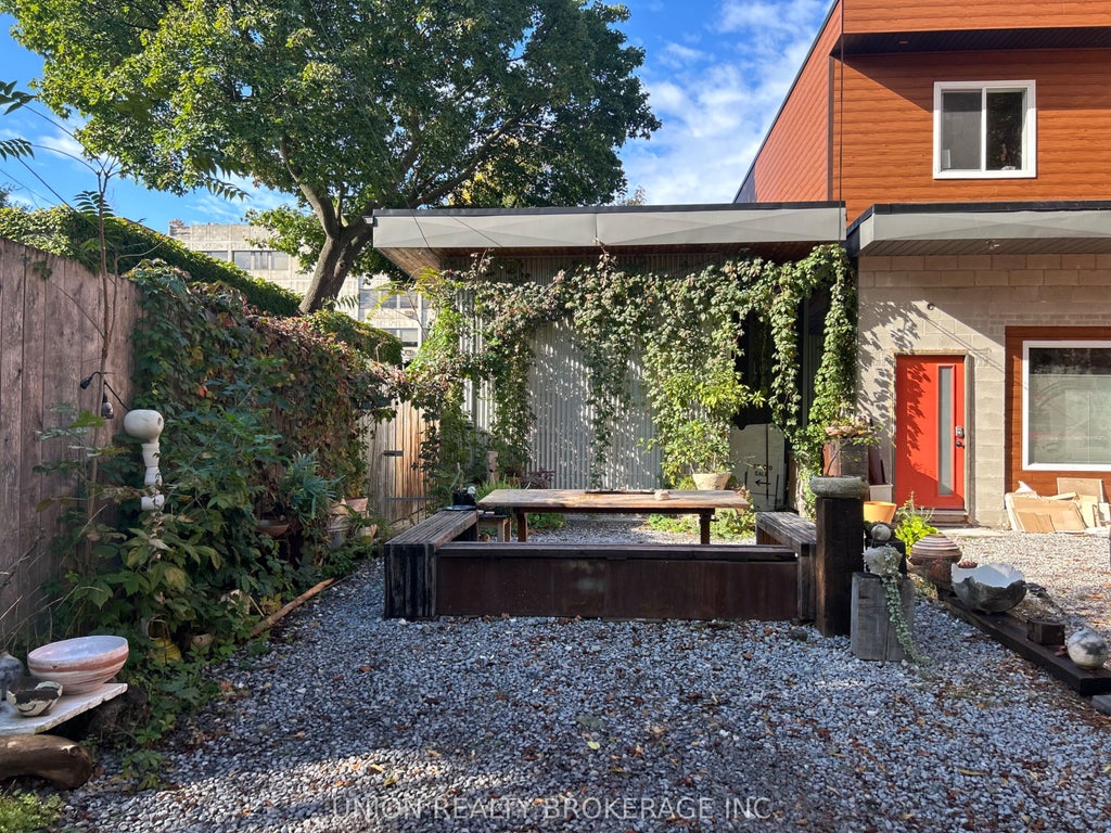 303 Coxwell Avenue Rear Workspace, Toronto E02