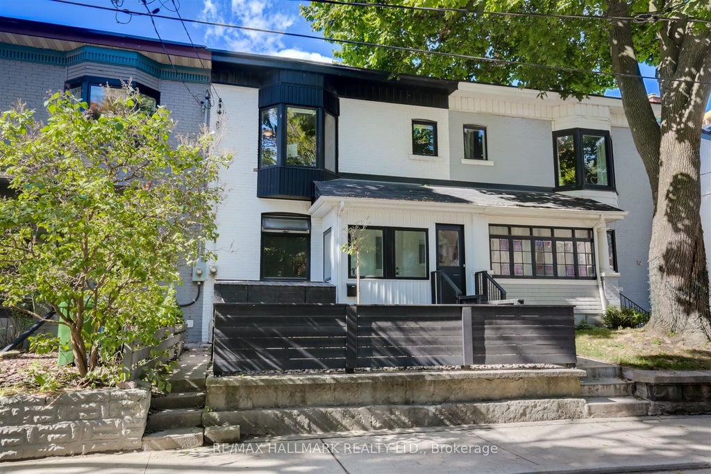 10 Mcgee Street, Toronto E01