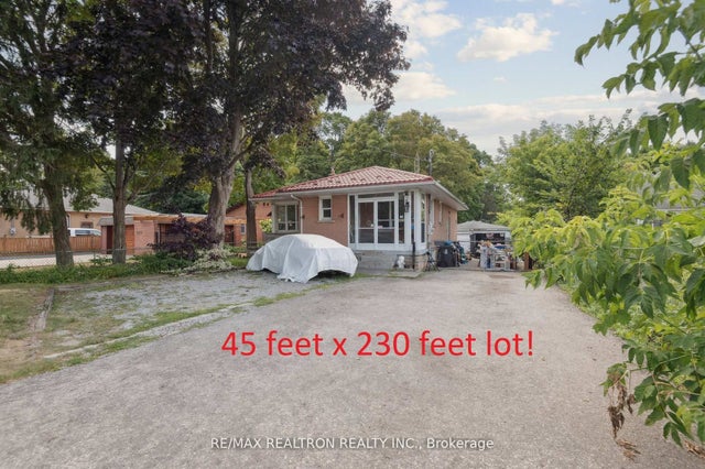 4423 Lawrence Avenue, Toronto E10