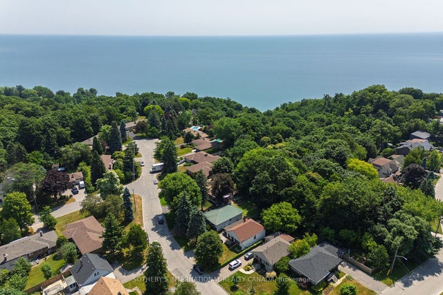 17 Ayre Point Road, Toronto E08
