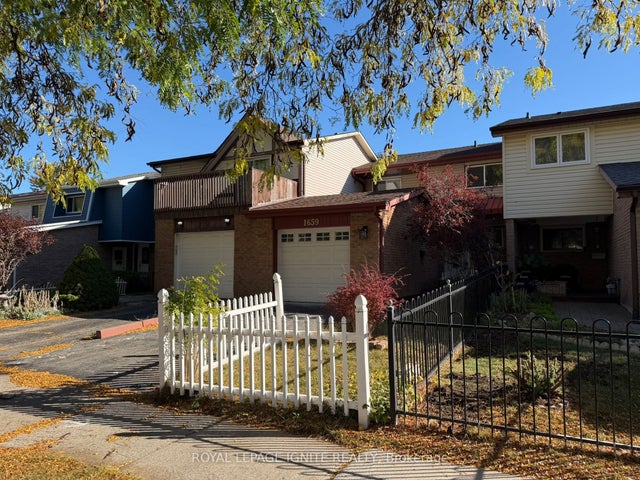 1659 Dreyber Court, Pickering