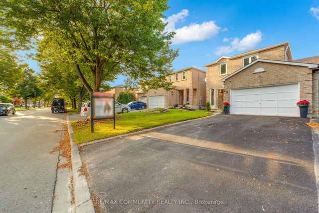 89 Hewitt Crescent, Ajax