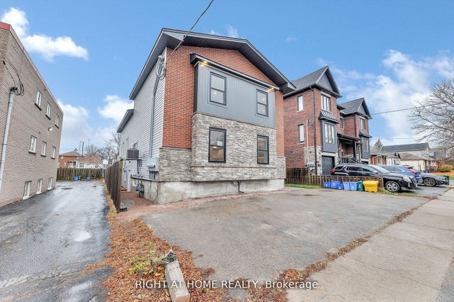 100 Cromwell Avenue 2, Oshawa