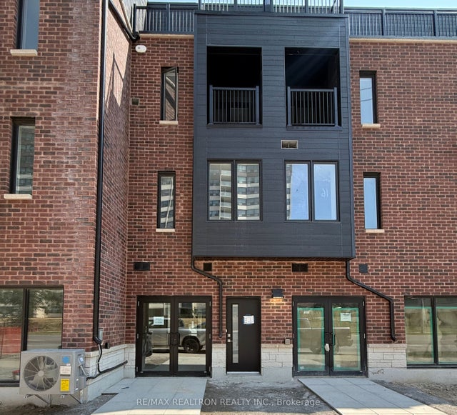 3069 Pharmacy Avenue 2, Toronto E05