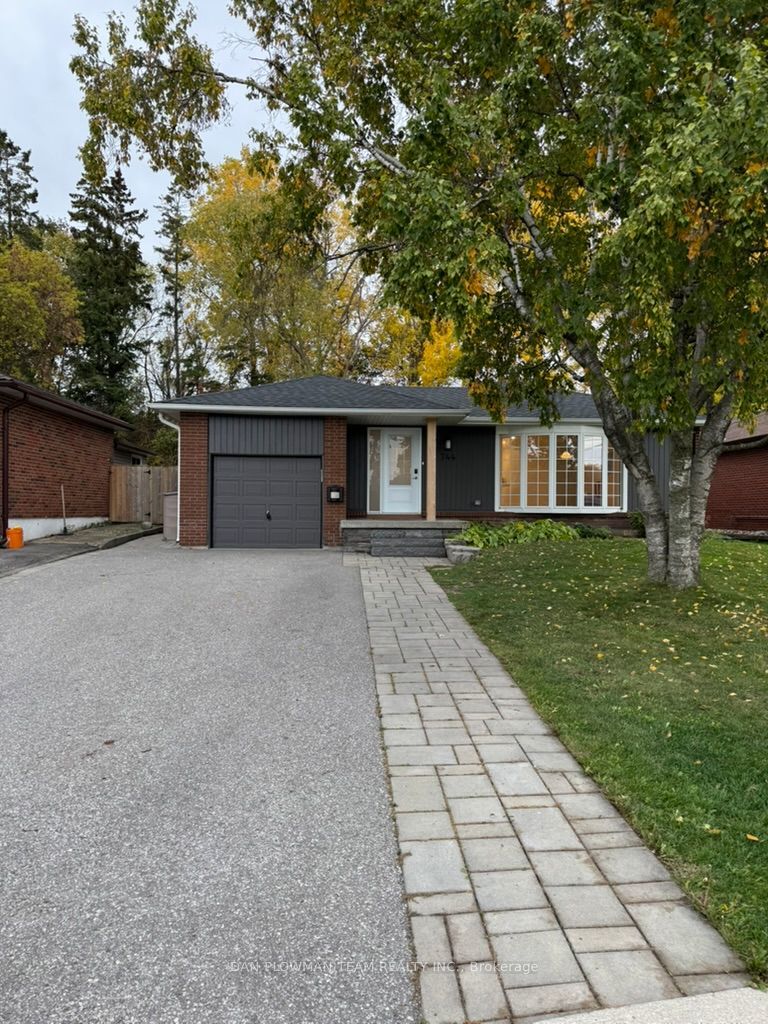 744 Hillcrest Road, Pickering