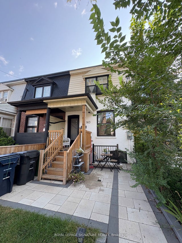 163 Hampton Avenue Upper, Toronto E01