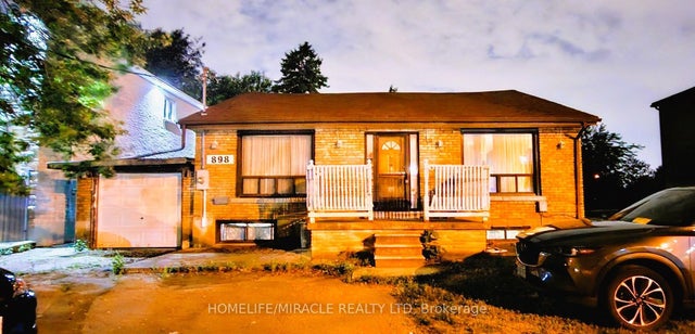 898 Kennedy Road Main Room, Toronto E04