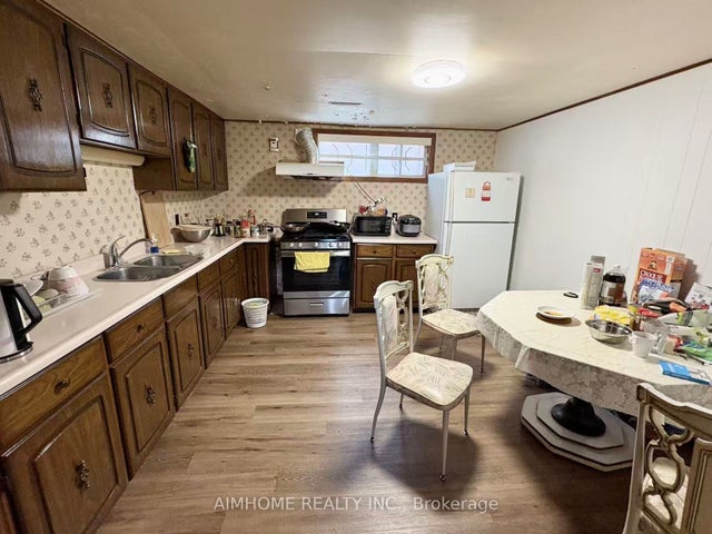 163 Fairglen Avenue Basement1, Toronto E05