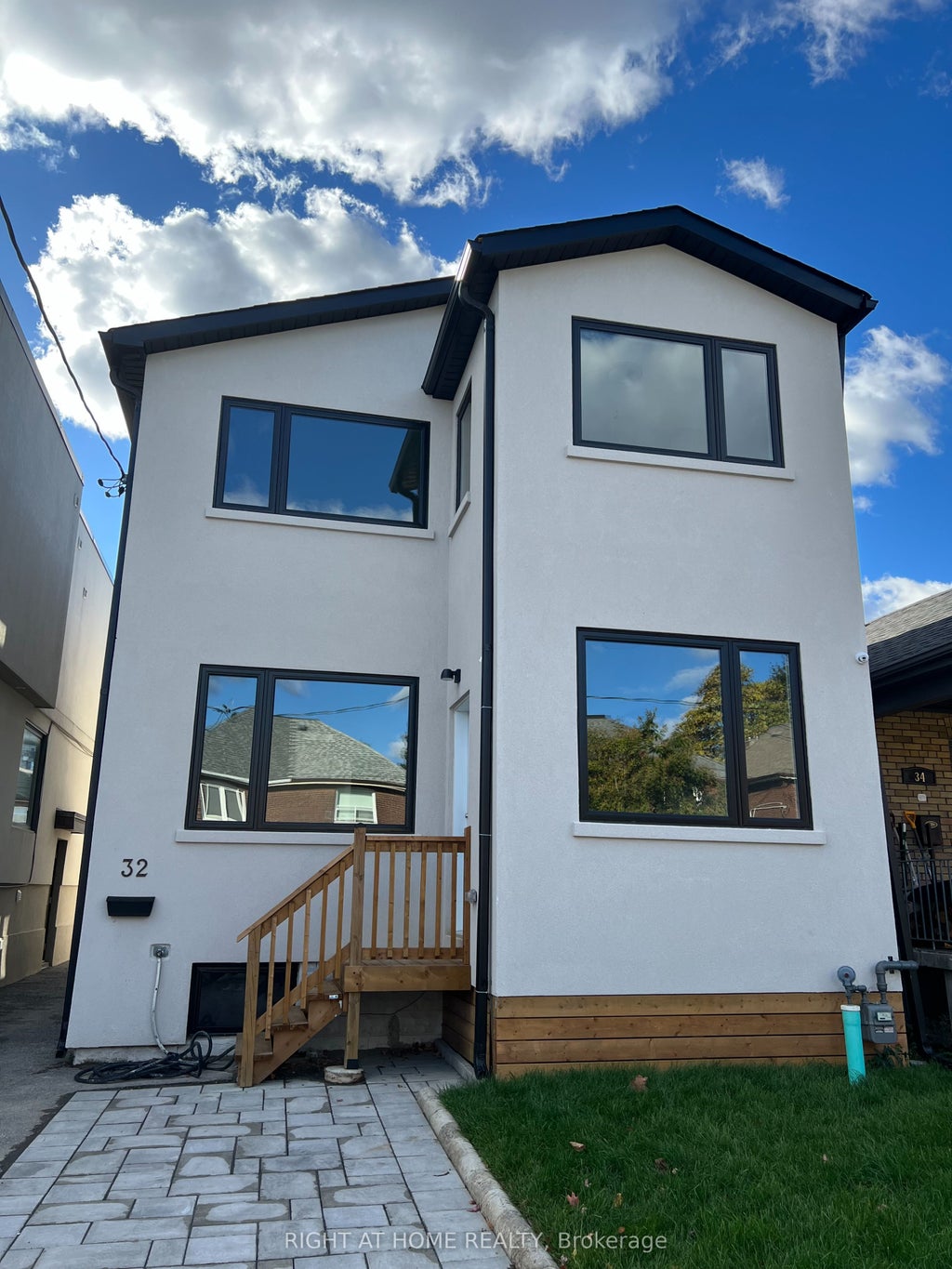 32 Cadorna Avenue 3, Toronto E03