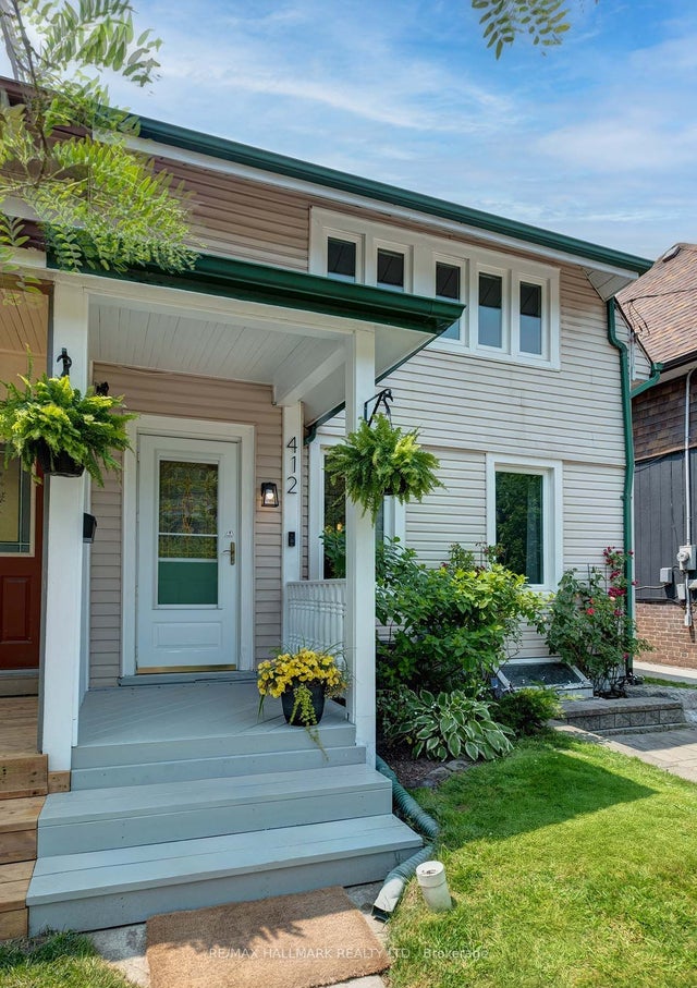 412 Coxwell Avenue Basement, Toronto E01