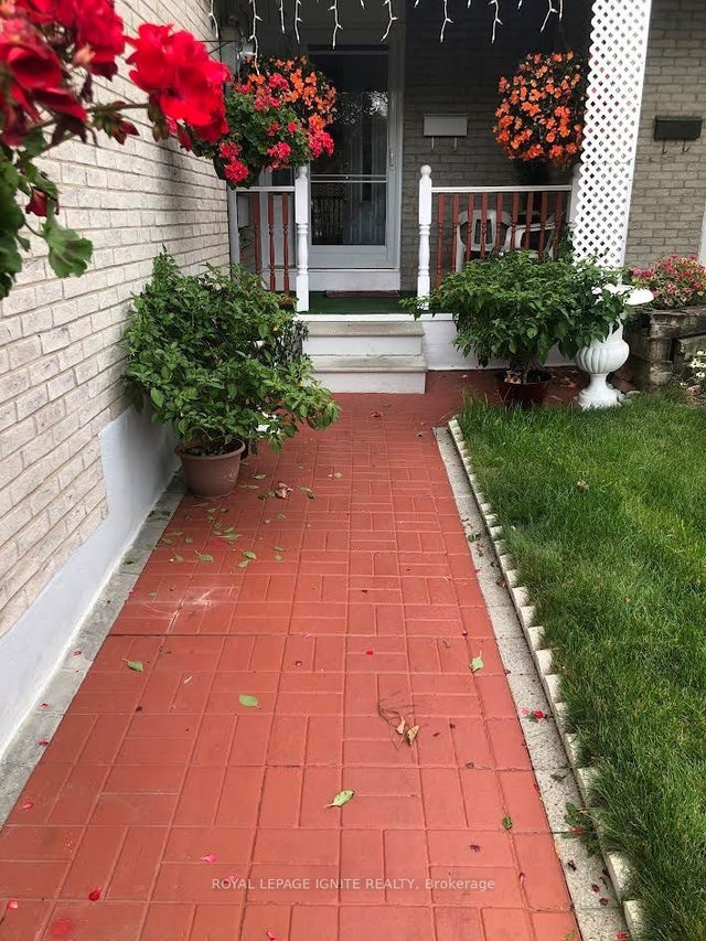 36 Goskin Court, Toronto E11