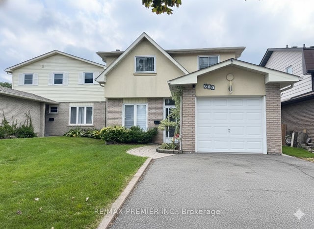 600 Stonebridge Lane, Pickering