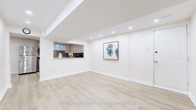 6 Queenscourt Drive Basement, Toronto E05