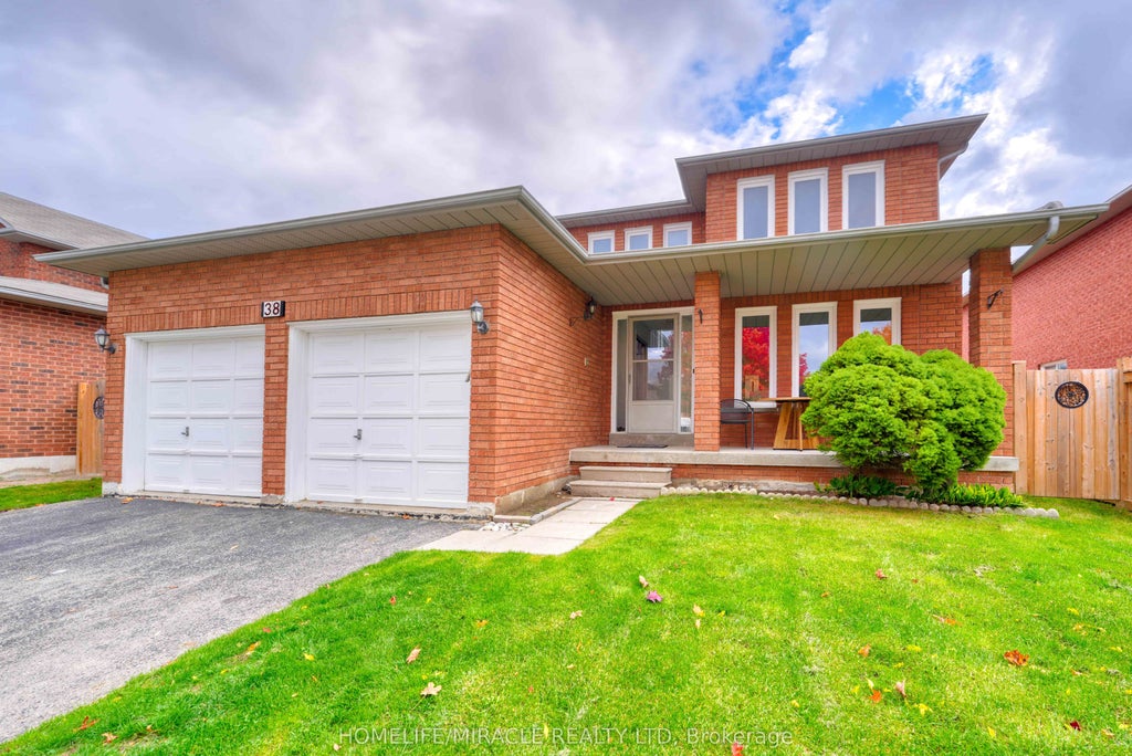 38 Falstaff Crescent, Whitby