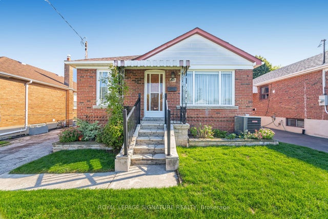 25 Marta Avenue, Toronto E04