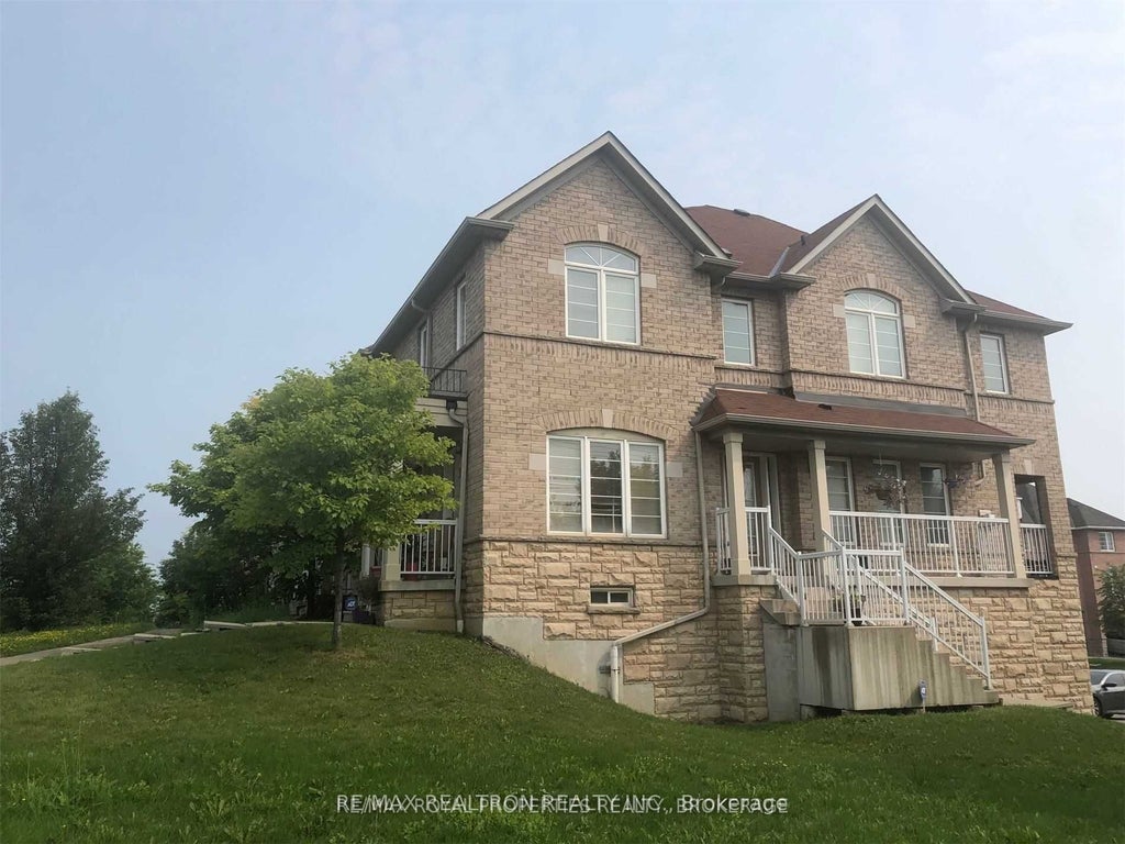 309 Monarch Avenue, Ajax