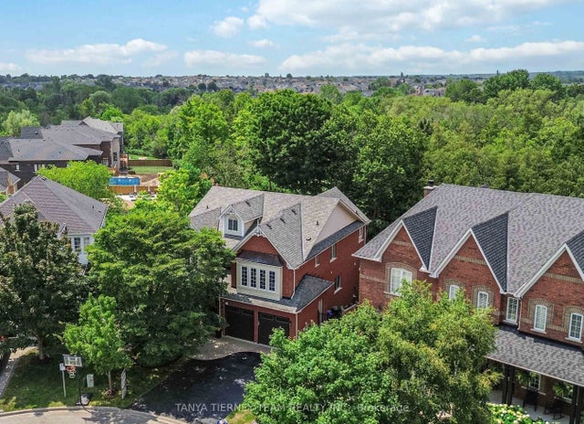 6 Braddock Court, Whitby