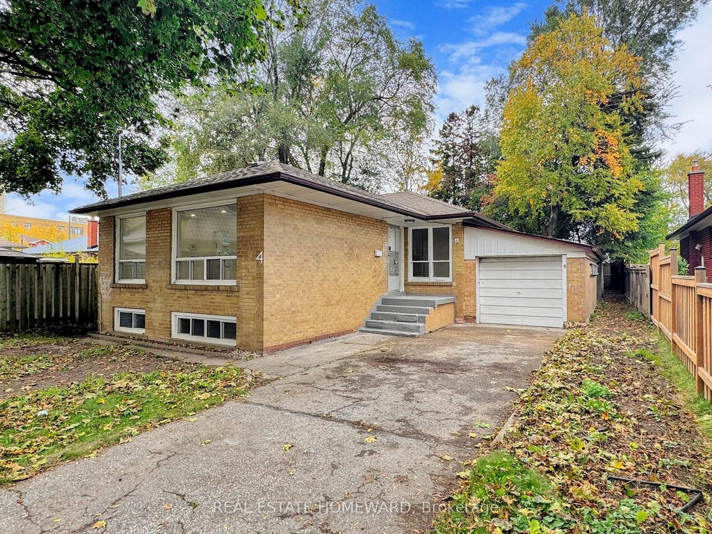 4 Porchester Drive, Toronto E09