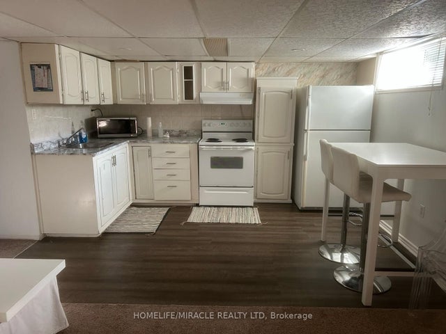 46 Inniswood - ( Basement ) Drive, Toronto E04