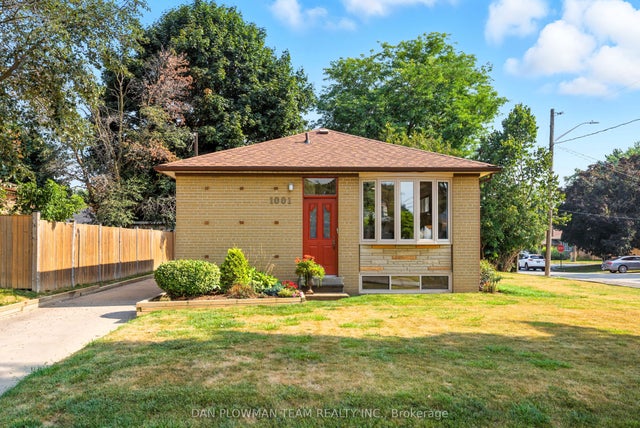 1001 Wardman Crescent, Whitby