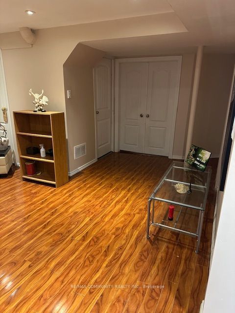 8 Sirius Crescent, Toronto E11