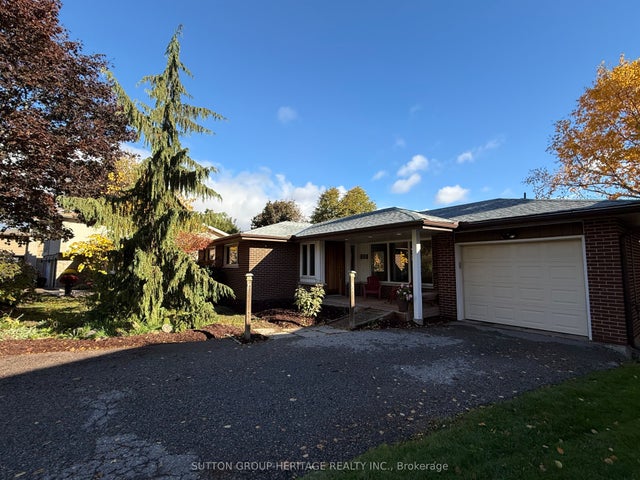 253 Fairlawn Court, Oshawa