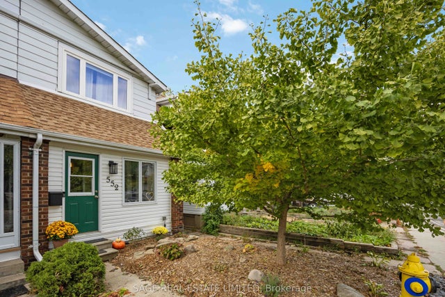 552 Victoria Park Avenue, Toronto E02