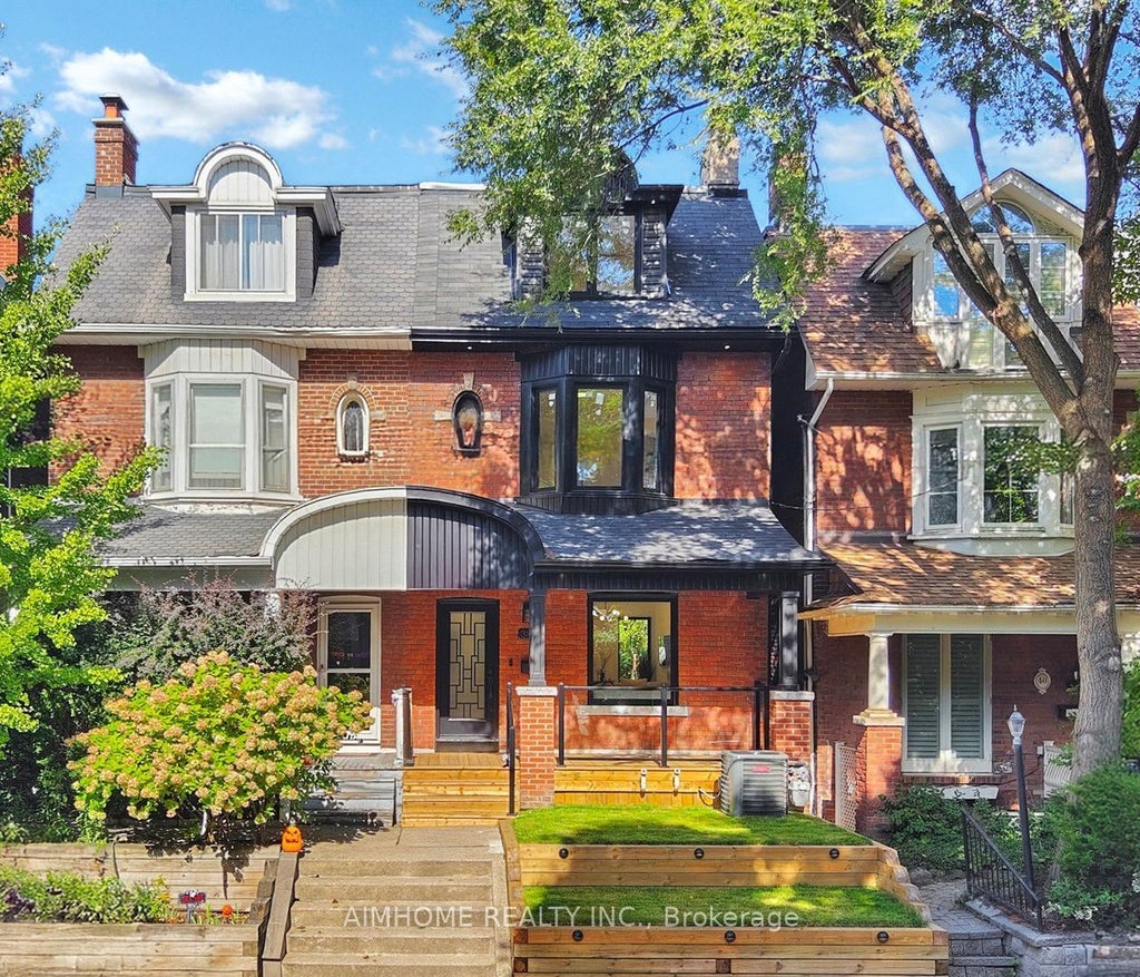 38 Sparkhall Avenue, Toronto E01